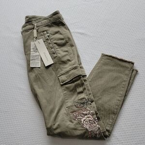 NWT Cambio Sport Olive Green Distressed Embroidered Cargo Pants Size US 4 Casual